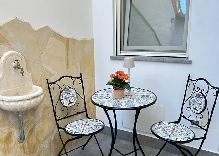 Mongibello 度假居 *